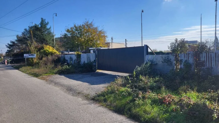 Na prenájom Areál 200m2 v TREBIŠOVE