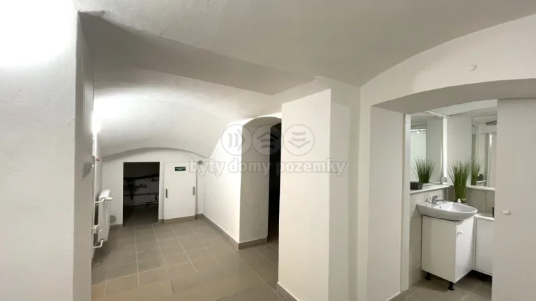 Pronájem obchod a služby, 100 m², Ostrava, ul. Zengrova