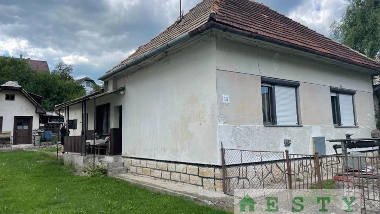 PREDAJ, rodinný dom STARÁ KREMNIČKA, ESTY Real Estate s.r.o.