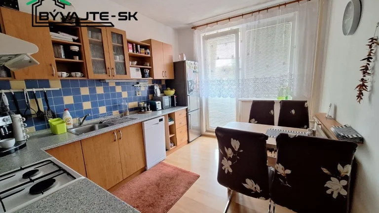 Trojizbový byt v Handlovej, sídlisko Mostná