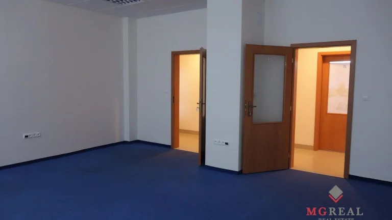 Dvojkancelária, cca 53 m2, výhodná poloha, Bratislava-Ružino