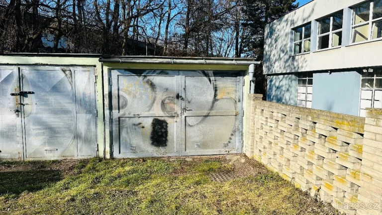 PRODEJ garáže s vlastním pozemkem – 22 m²