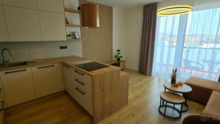 Prenájom, 3i byt s parkovaním , Hurbanova novostavba