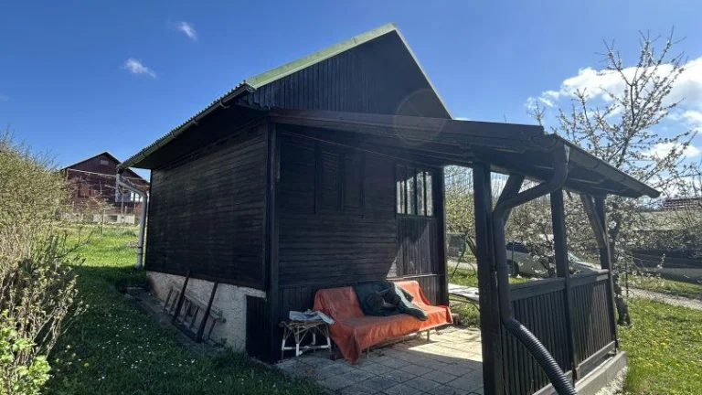 PREDAJ - ZÁHRADA S CHATKOU, DOLINKY, POVAŽSKÁ BYSTRICA