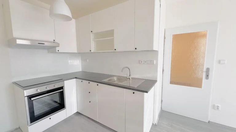 Pronájem bytu 2+kk, 42 m2, Kralupy nad Vlt. okr. Mělník