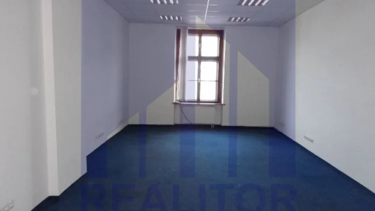 Prenájom - kancelársky priestor 38 m2 Banská Bystrica, centr