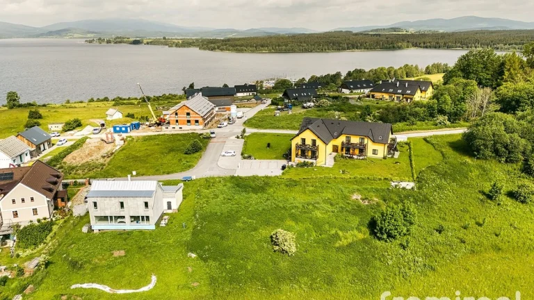 Prodej pozemku pro stavbu komerčního objektu, 1 696 m2 - Fry