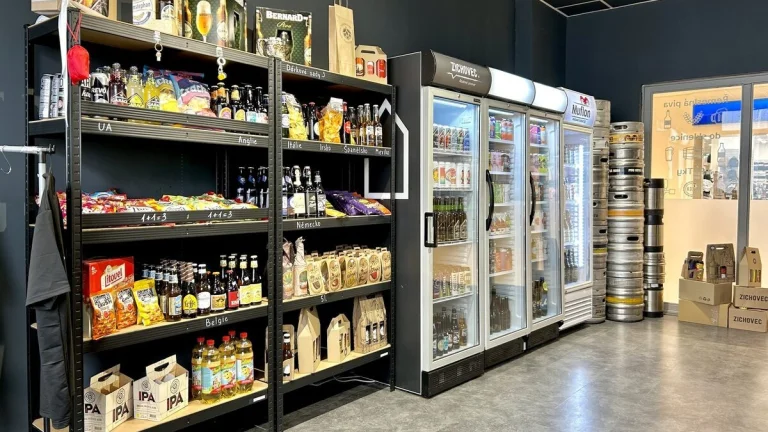 Zavedená a stabilně fungující specializovaná prodejna piva,