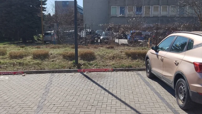 Predám vonkajšie parkovacie státie - Nová Terasa