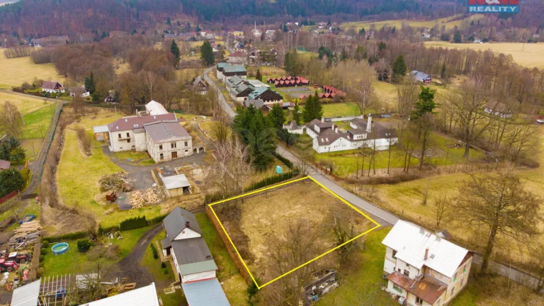 Prodej komerčního pozemku, 1093 m², Chřibská