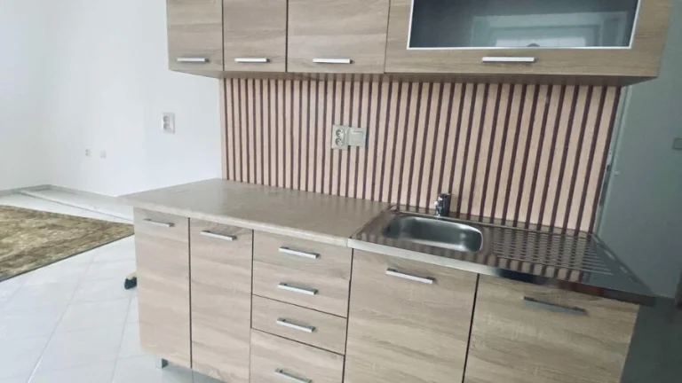 Prenájom 1 izbového bytu blízko centra