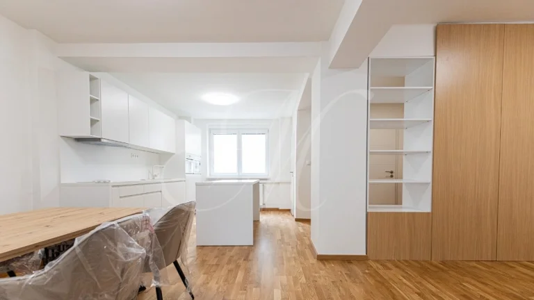 METROPOLITAN │ Krásny priestranný 3i byt v centre na PREDAJ