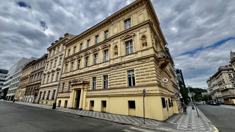 Pronájem kancelářského prostoru,106 m², Praha,ul. Klicperova
