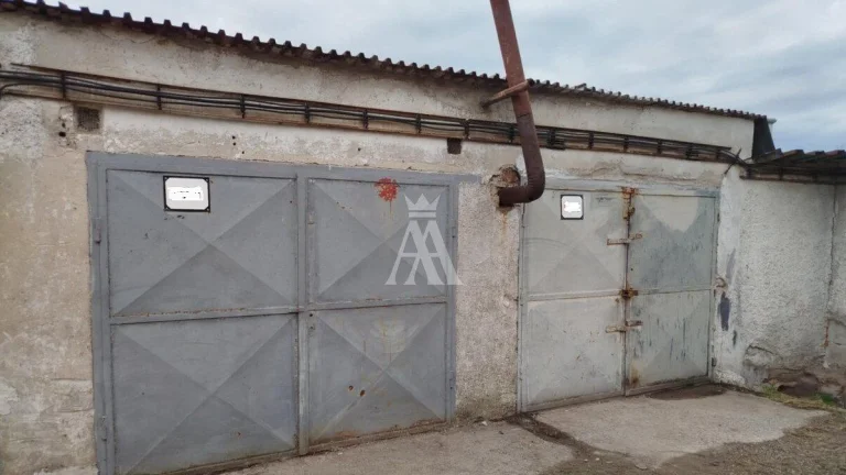 DVOJGARÁŽ PRI AQUAREINE, KOŠICE ZÁPAD
