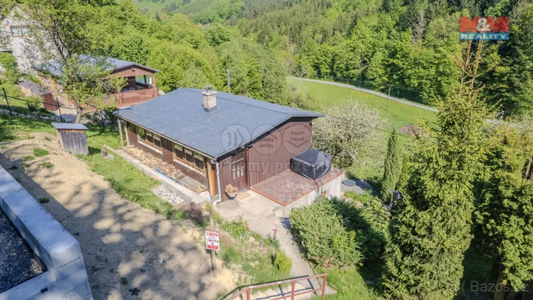 Prodej chaty, 72 m², Vsetín, ul. Semetín