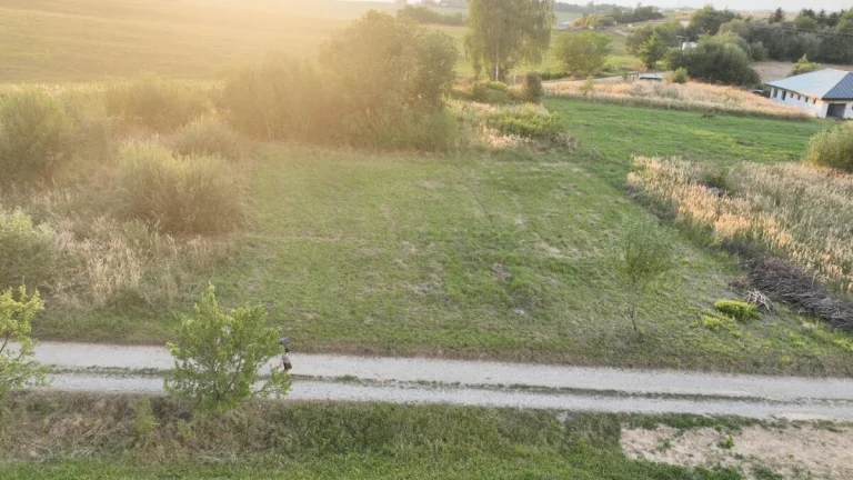 Stavebný pozemok Trnové 852m2