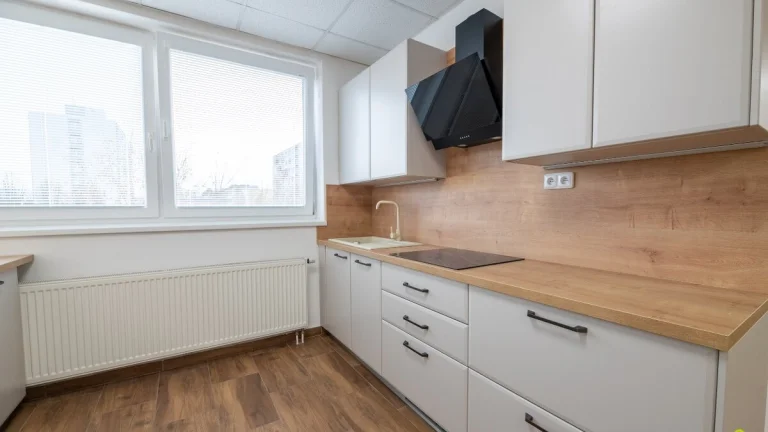 Priestranný 3-izbový byt na predaj – 84 m²