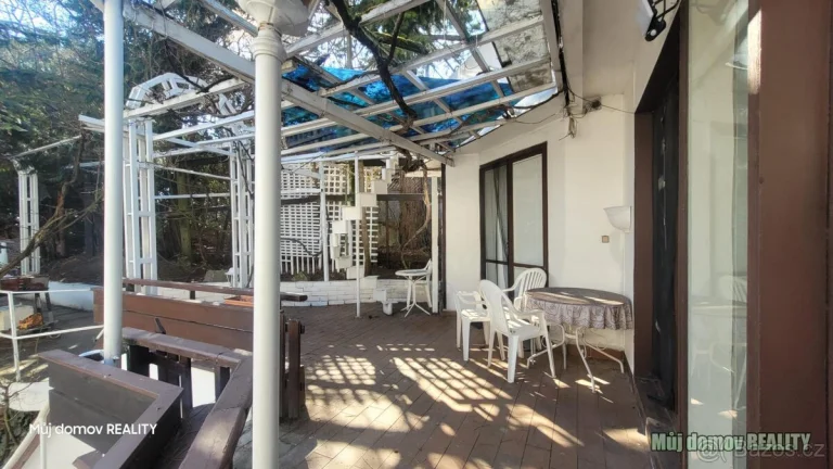 Pronájem bytu 2+kk 50 m s terasou Pod Ateliéry, Praha 5 - H