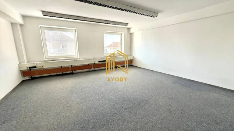 NA PRENÁJOM KOMERČNÝ PRIESTOR (34m2) V CENTRE MESTA SENICA