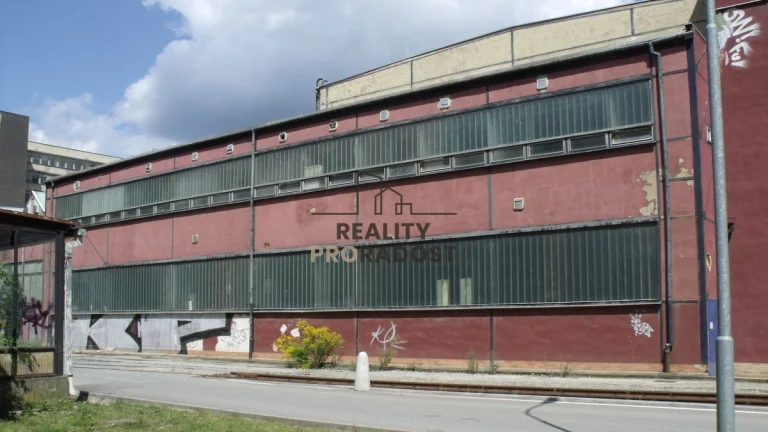 Pronájem skladovací haly v Adamově, skladovací hala k pronáj