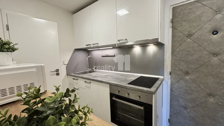 Pronájem bytu 2+kk, 34 m2, Praha 4