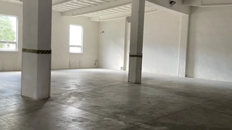 410 m2 Skladovací a výrobní prostory