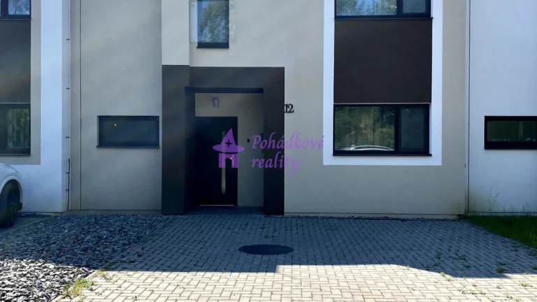 Pronájem domu, 154 m², 294 m² pozemek