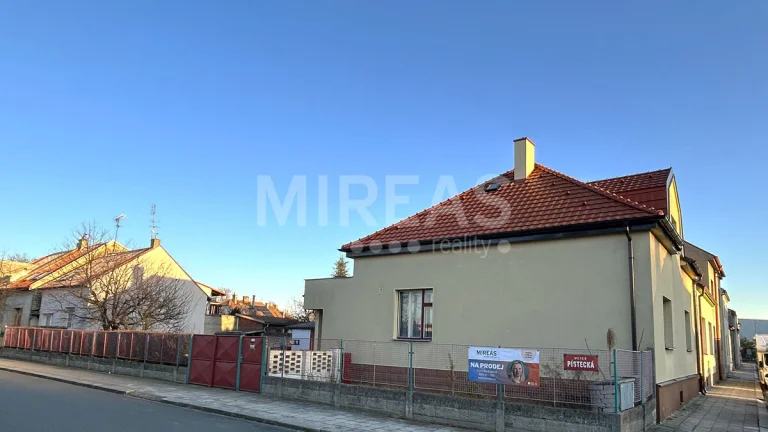 Nymburk, prodej RD 4+1+ garáž, 90 m2, na pozemku 457 m2, okr