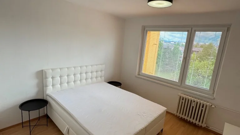 REZERVOVANÉPrenájom komplet zariadený 2-izbový byt – Vlčince