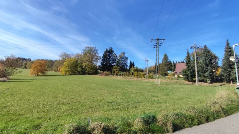 Stavební pozemek 1721m2 - Skuhrov