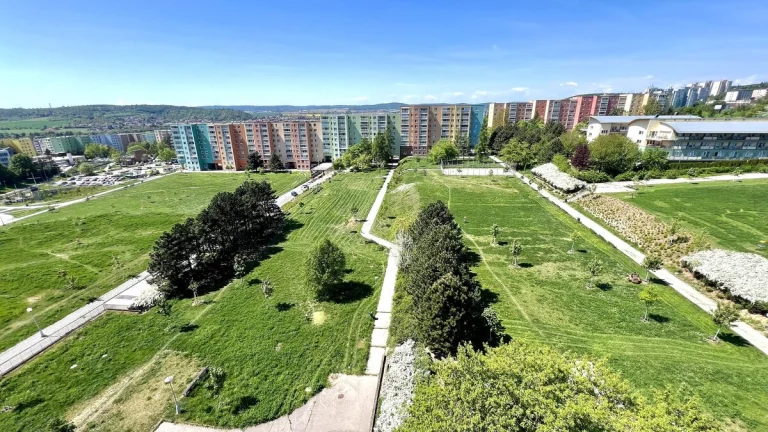 Brno - Starý Lískovec, byt OV 3+1, lodžie, sklep - byt
