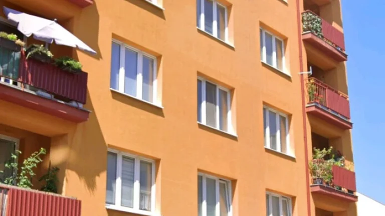 REZERVOVANÉ - 2 izbový byt 55 m2, ulica Royova, Piešťany