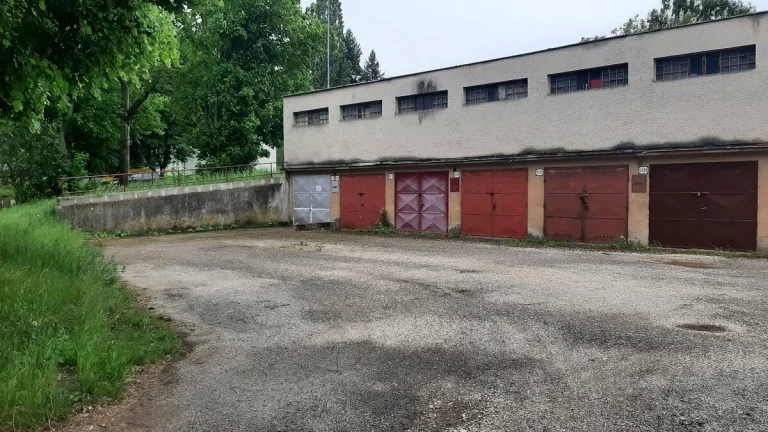 Predám garáž.