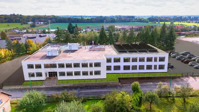 Pronájem, komerční prostor, 573 m2, Jaroměř, ul. Jezbinská