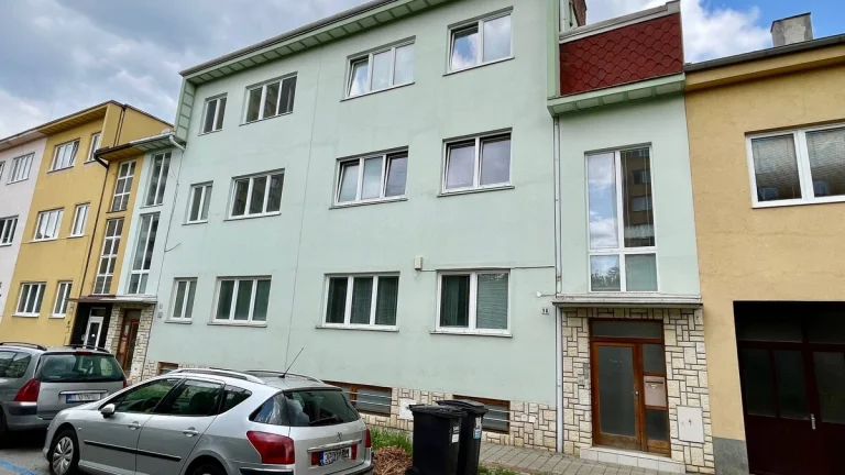 Pronájem bytu 3+1 s balkonem (100 m2 ) ul. Dalimilova, Brno