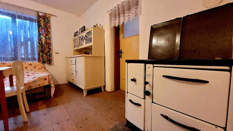 Na predaj rodinný dom/ chalupa v obci Inovce
