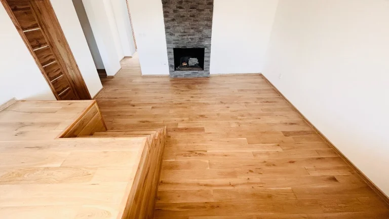Kompletne zrekonštruovaný 3i apartmán priamo v centre.