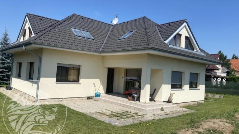 Rodinný dům 6+kk se zahradou , obec Zdiby, okr. Praha-východ