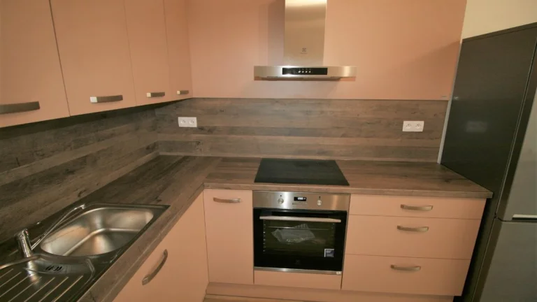Cihlový byt 2+kk, 54 m2 s balkonem, vč. parkovacího místa