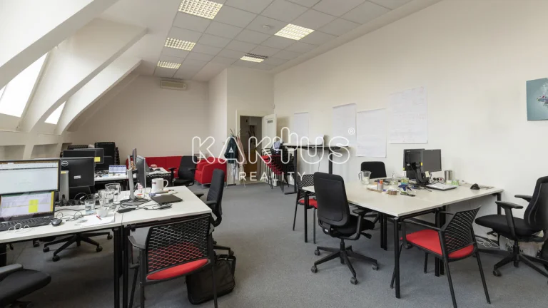 Pronájem kancelářských prostorů 66 m2 na ulici Zámecká, Mora