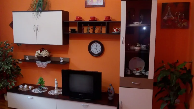2 -izbový zariadený byt v Trenč.Tepliciach