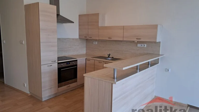 Pronájem bytu 2+kk, 52m2, Opava, ul. U Jaktařské brány