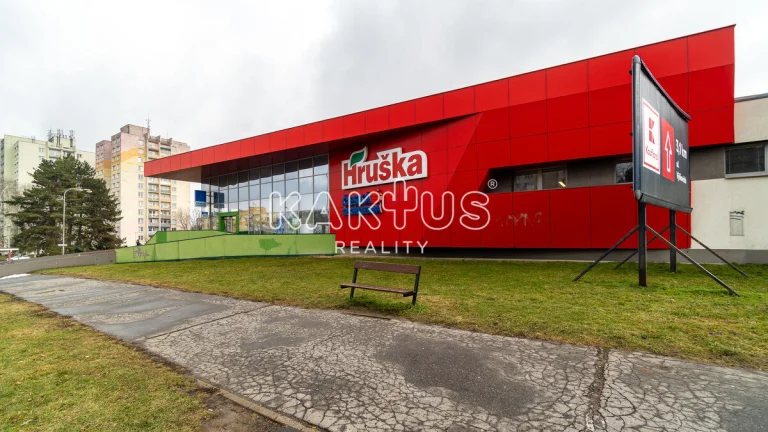 Pronájem obchodního prostoru (126m2) na ulici Výškovická, v