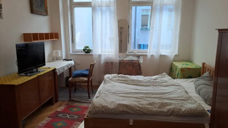 Spolubydlení, zařízený pokoj Praha 1