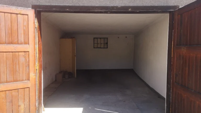Prenájom garáže v Štiavnici