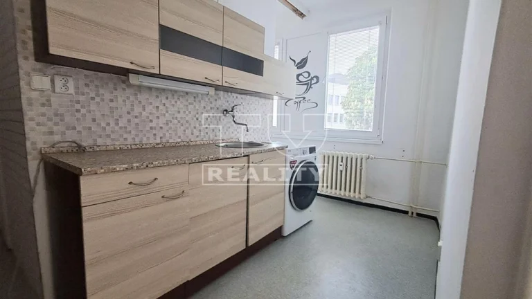 IBA U NÁS 1-IZBOVÝ BYT CENTRUM PIEŠŤANY
