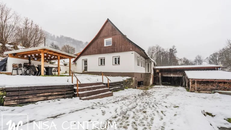 Prodej rodinného domu 285 m2 v Poniklé, ev.č. 00246