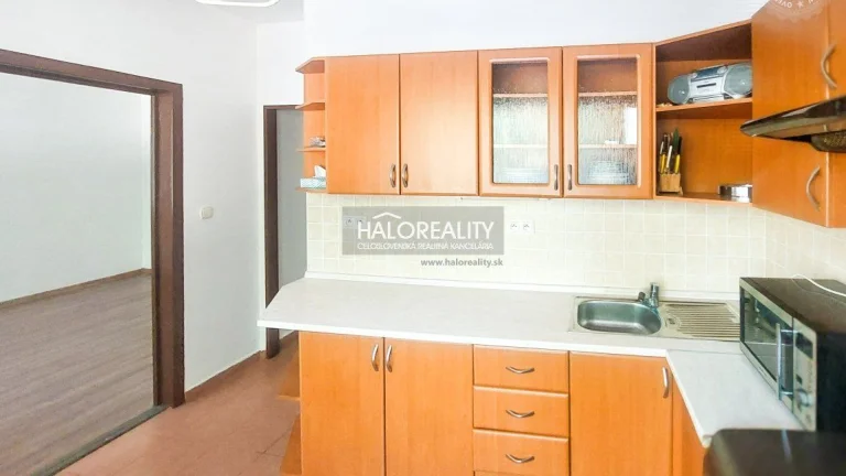 HALO reality - Prenájom, štvorizbový byt Považská Bystrica,