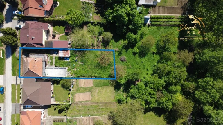 Pozemok 800m2 s pôvodným Rodinným domom_ Predaj
