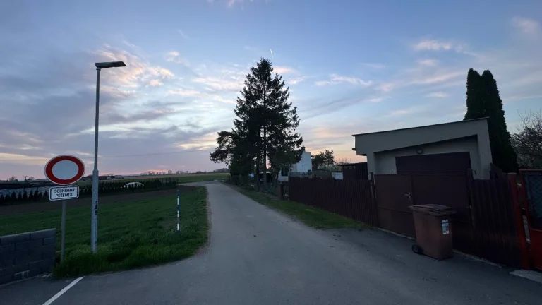 Prodám stav.pozemek/zahradaSgaráží,místností+celéPodsklepené